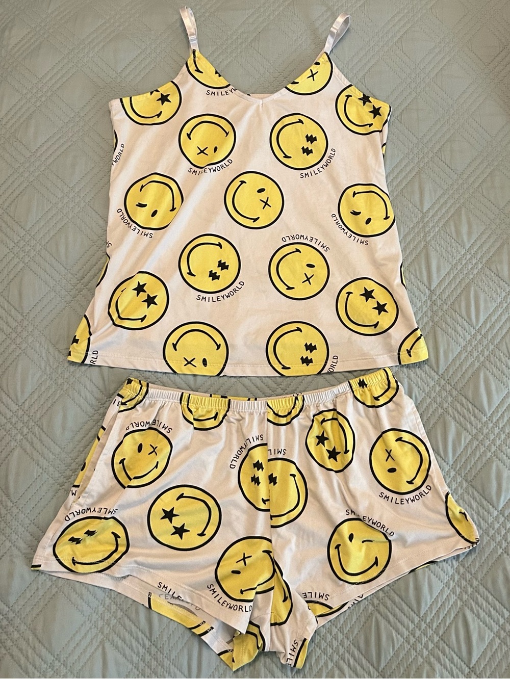 Smiley World Women’s Pajama Set, Size Small